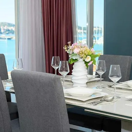 Seaside Luxury *