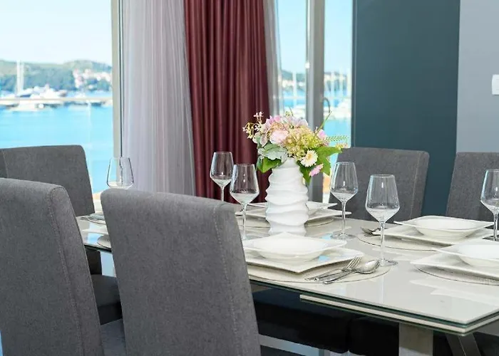 Seaside Luxury *